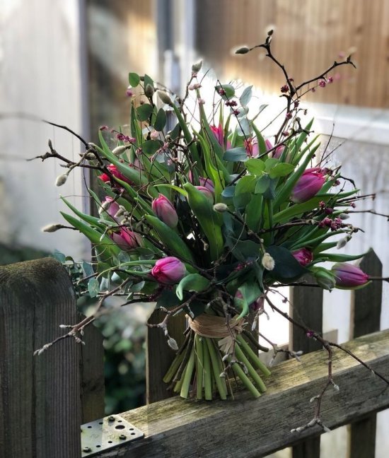 Jarní tulipánová kytice