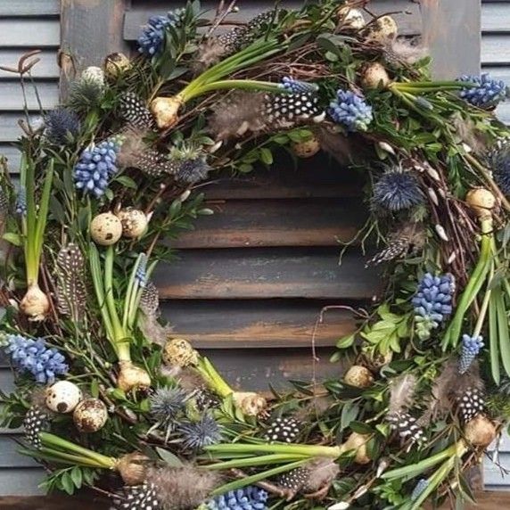 Jarní věnec s cibulovinami - Termíny kurzu: 24.3. 2026 od 16.30