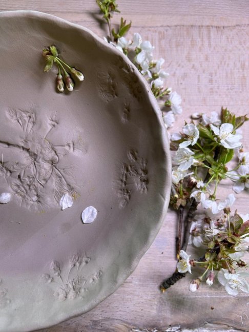 Keramický kurz - Keramická mísa s obtisky bylinek