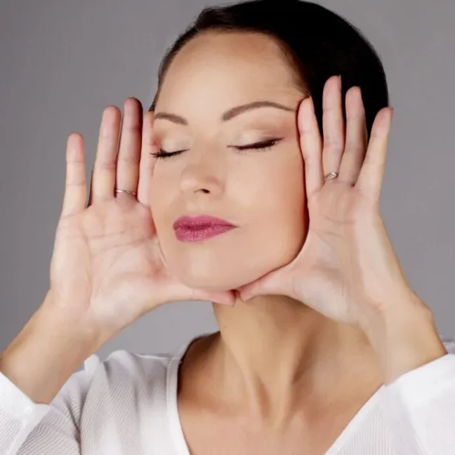 Kurz estetického tejpování+ navazující kurz obličejové jógy (pro pokročilé) - Termíny kurzu: 26. 1. 2026 od 16.30, Kurz obličejové jógy: Kurz estetického tejpování