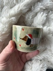 Namaluj si vlastní keramický hrneček na kávu